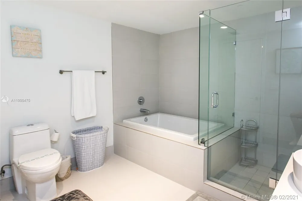 2600 E Hallandale Beach Blvd #T2002 SEASONAL Hallandale Beach, FL 33009