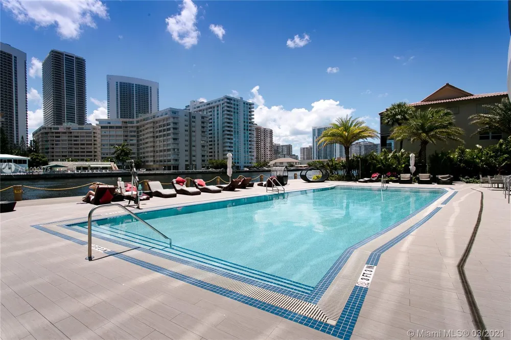 2600 E Hallandale Beach Blvd #T2002 SEASONAL Hallandale Beach, FL 33009