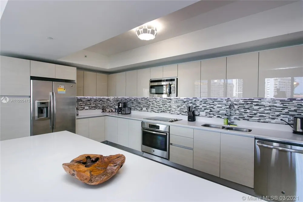 2600 E Hallandale Beach Blvd #T2002 SEASONAL Hallandale Beach, FL 33009