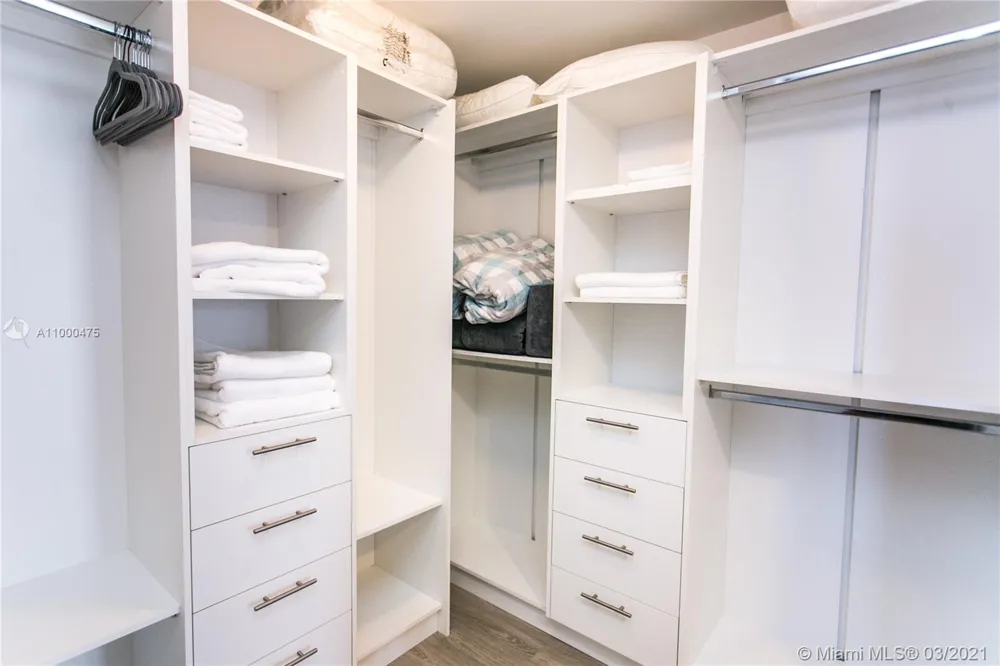 2600 E Hallandale Beach Blvd #T2002 SEASONAL Hallandale Beach, FL 33009