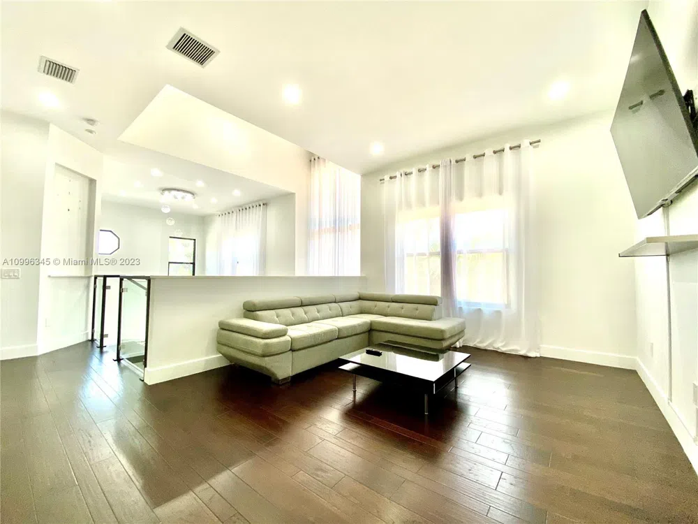 Address Not Shown Hollywood, FL 33019