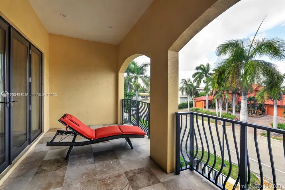 Address Not Shown Hollywood, FL 33019