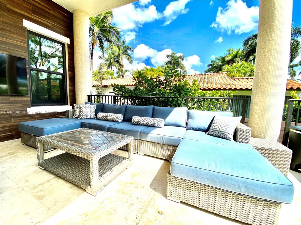 Address Not Shown Hollywood, FL 33019