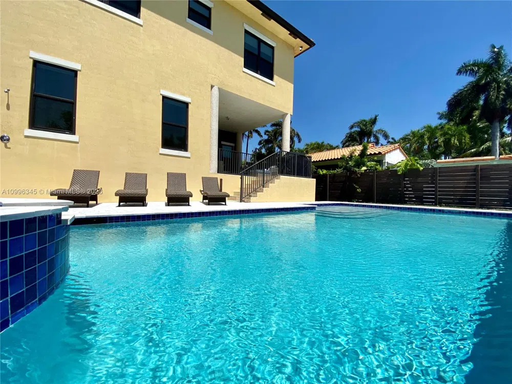 Address Not Shown Hollywood, FL 33019