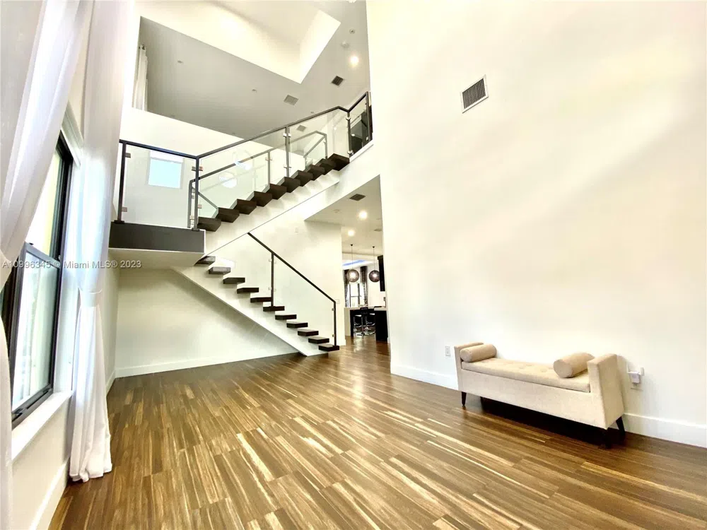 Address Not Shown Hollywood, FL 33019