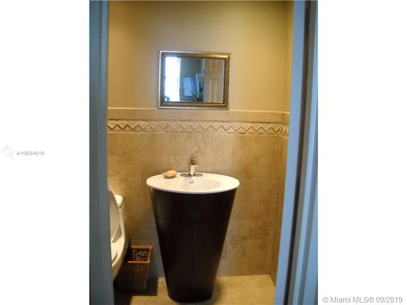 3901 S OCEAN DR #8L Hollywood, FL 33019