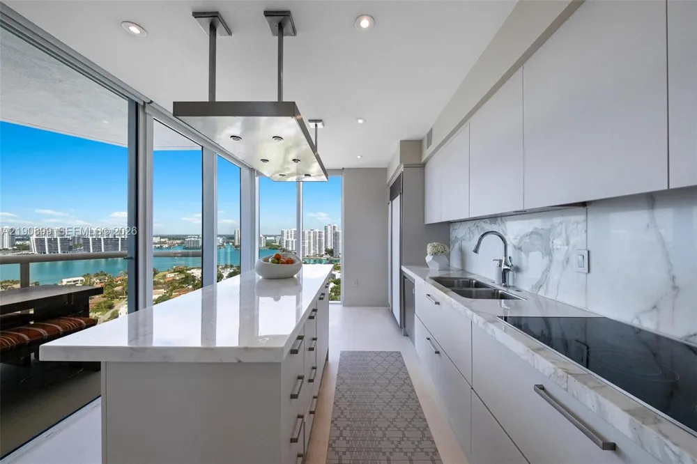 18911 Collins Ave #2705 Sunny Isles Beach, FL 33160