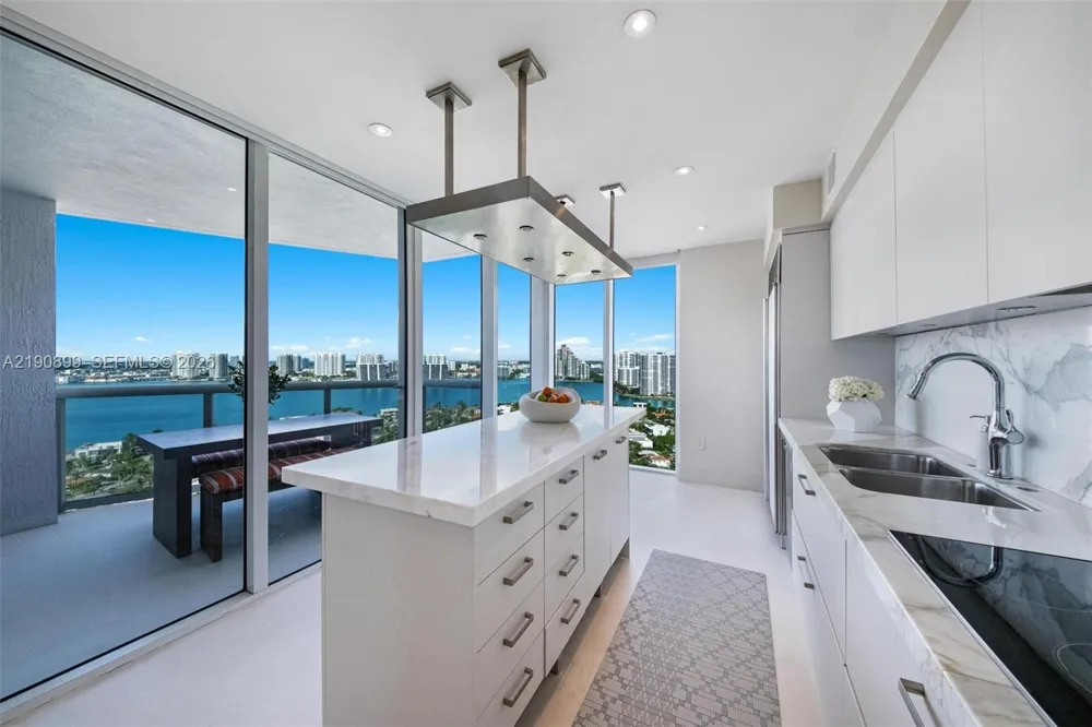 18911 Collins Ave #2705 Sunny Isles Beach, FL 33160
