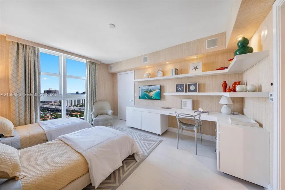 18911 Collins Ave #2705 Sunny Isles Beach, FL 33160