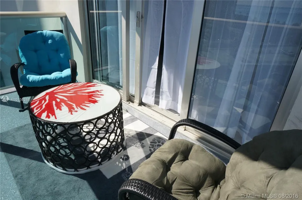 19370 COLLINS AV SEASONAL #1417 Sunny Isles Beach, FL 33160