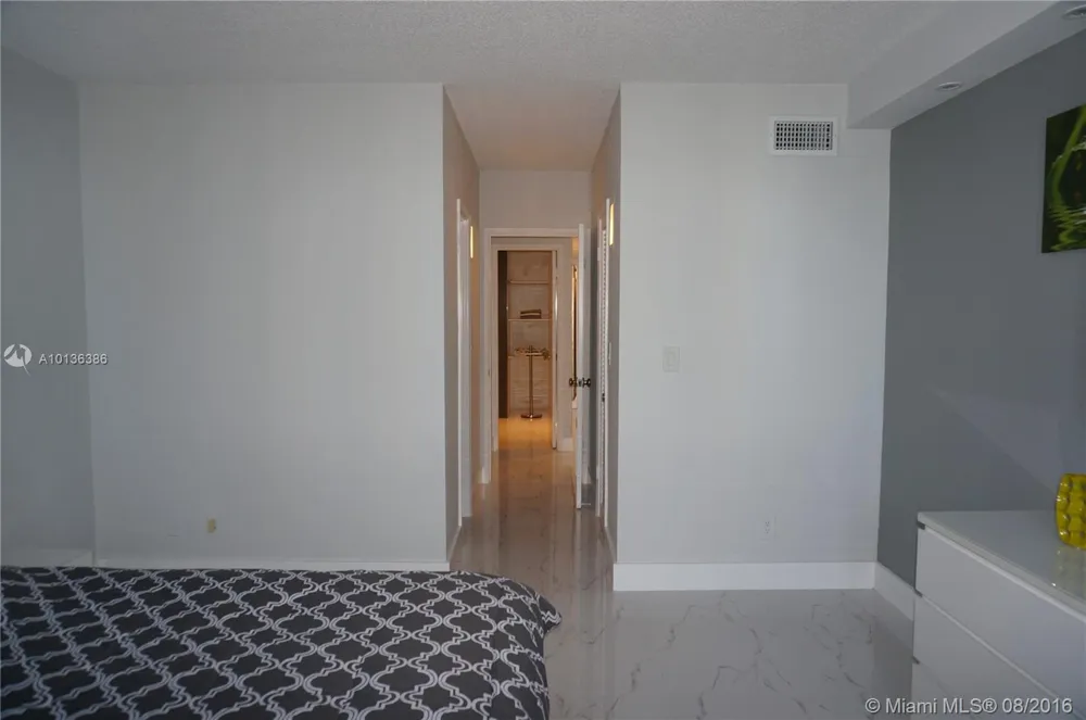 19370 COLLINS AV SEASONAL #1417 Sunny Isles Beach, FL 33160