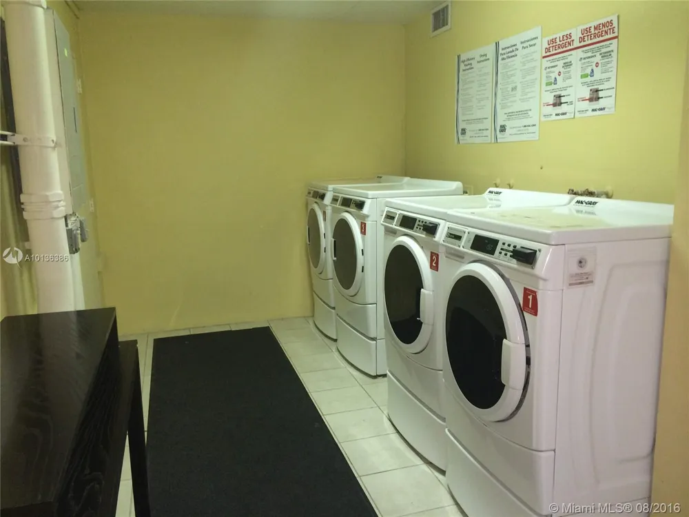19370 COLLINS AV SEASONAL #1417 Sunny Isles Beach, FL 33160