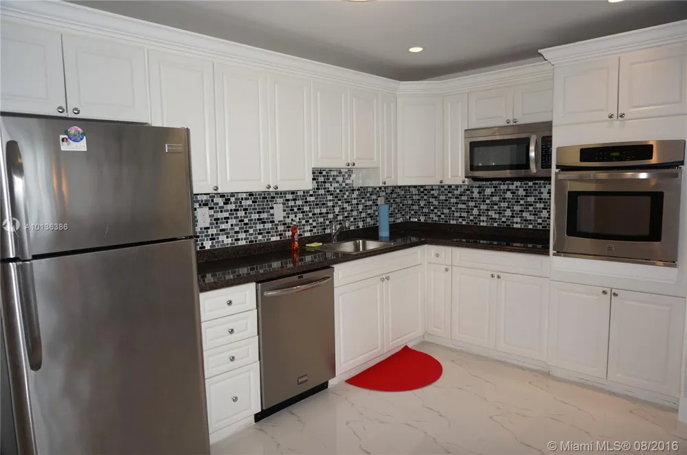 19370 COLLINS AV SEASONAL #1417 Sunny Isles Beach, FL 33160