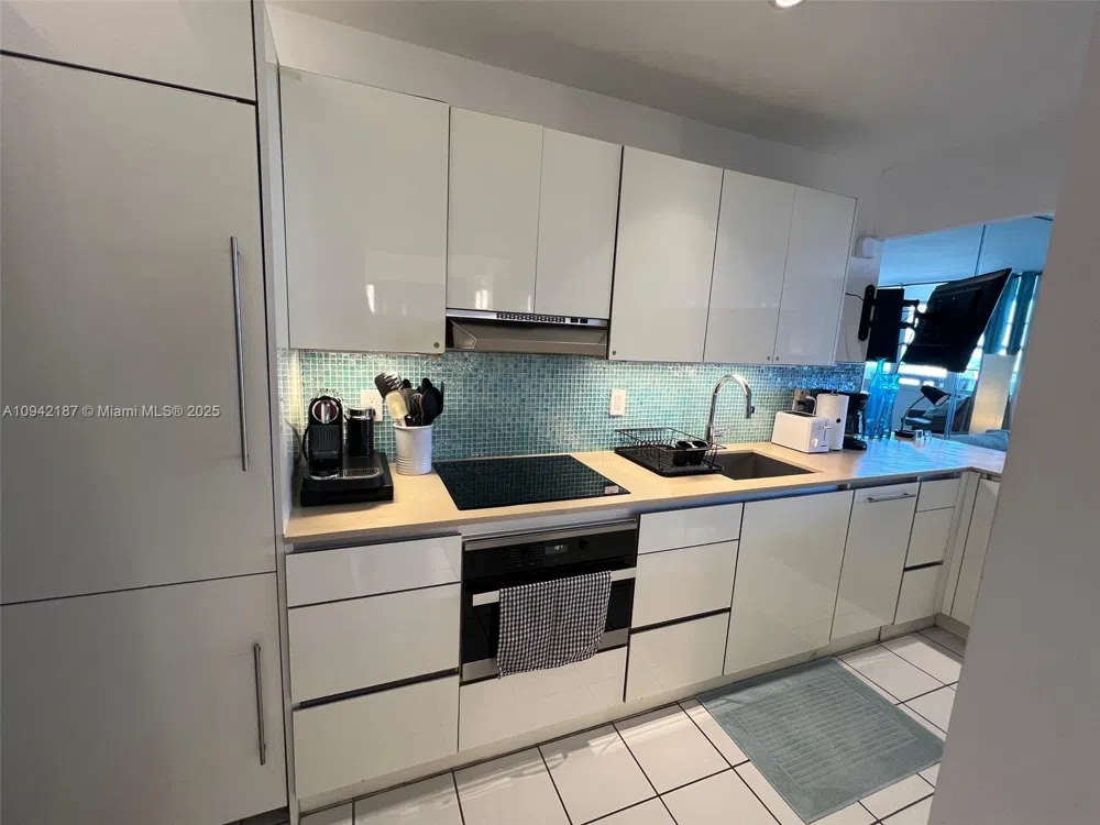 100 Lincoln Rd #1637 Miami Beach, FL 33139