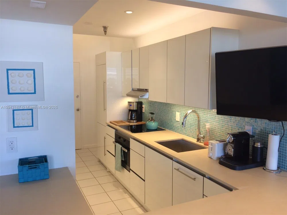 100 Lincoln Rd #1637 Miami Beach, FL 33139