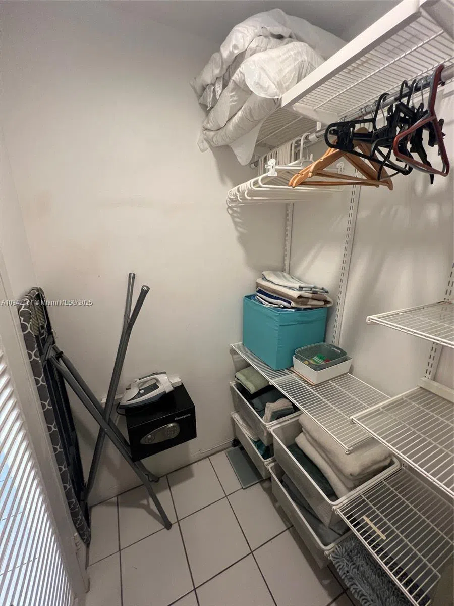 100 Lincoln Rd #1637 Miami Beach, FL 33139