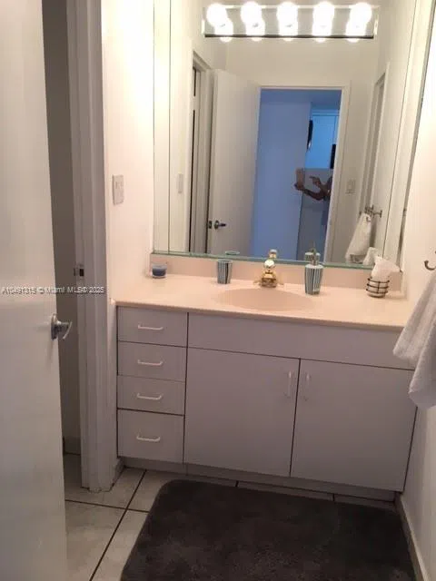 100 LINCOLN RD #1236 Miami Beach, FL 33139