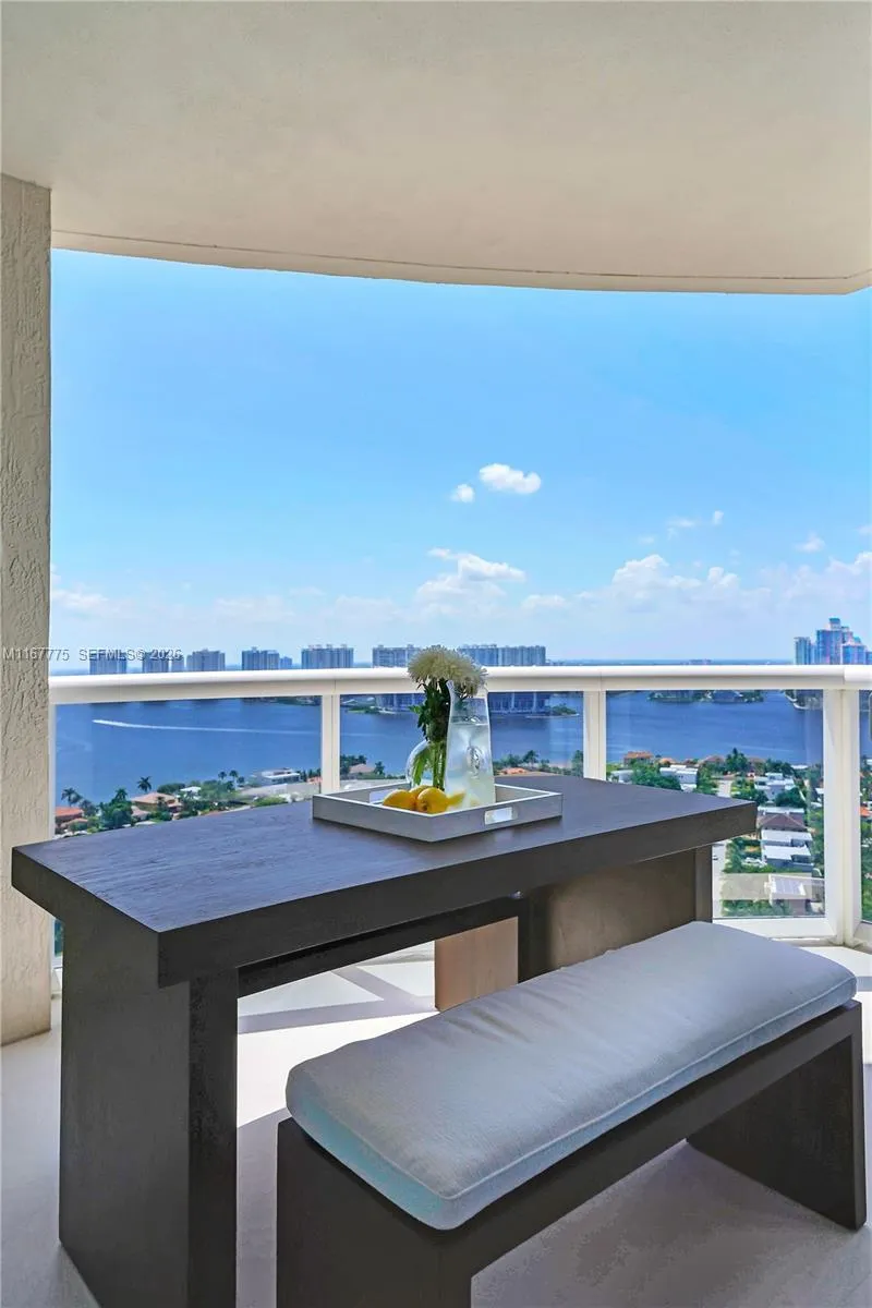 18911 collins ave #2705 Sunny Isles Beach, FL 33160