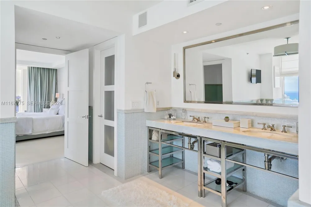 18911 collins ave #2705 Sunny Isles Beach, FL 33160