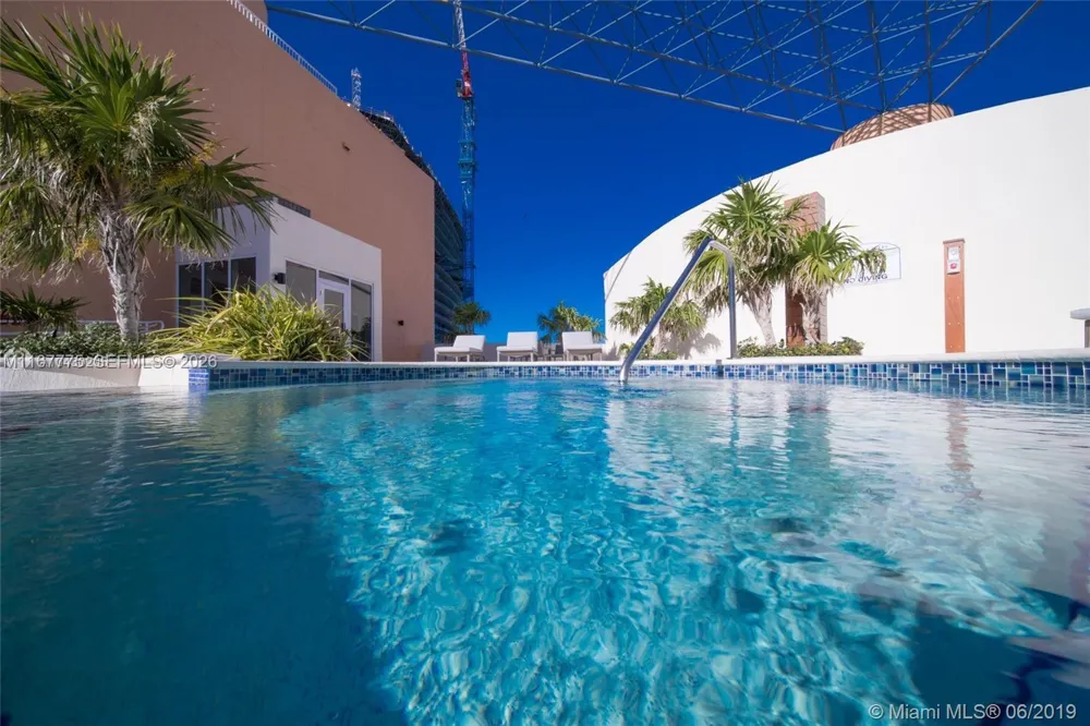 18911 collins ave #2705 Sunny Isles Beach, FL 33160