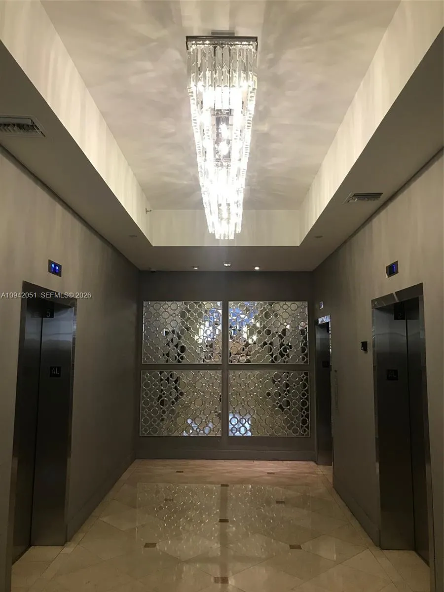 100 Lincoln Rd #716 Miami Beach, FL 33139