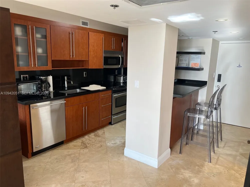 100 Lincoln Rd #716 Miami Beach, FL 33139