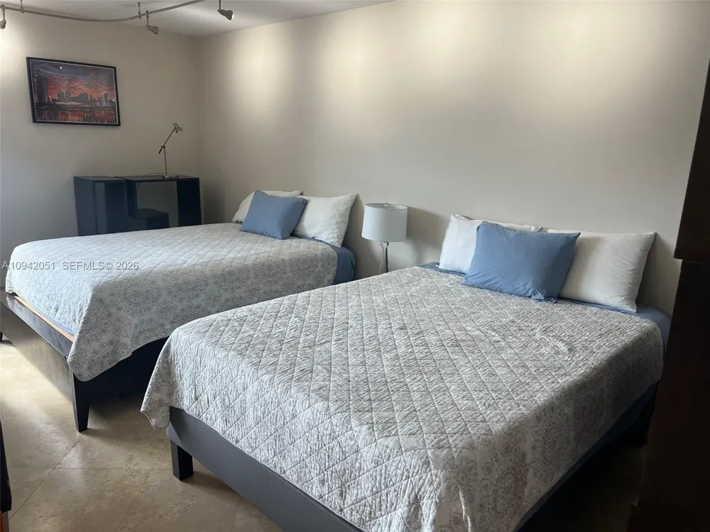 100 Lincoln Rd #716 Miami Beach, FL 33139