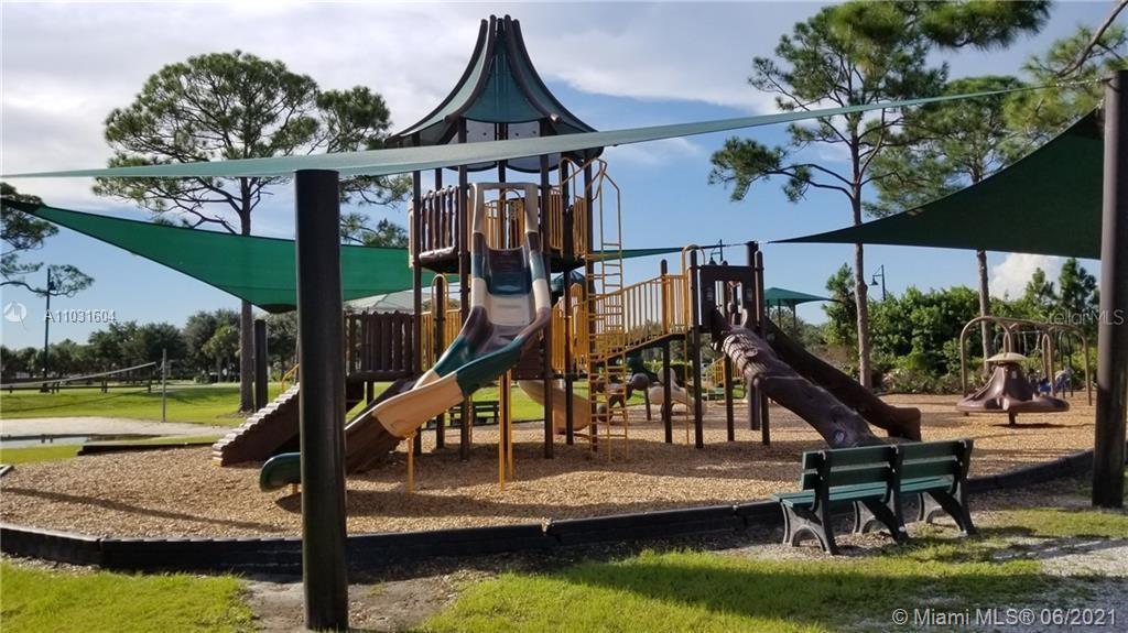 26 Barnsdale Cir North Port, FL 34288