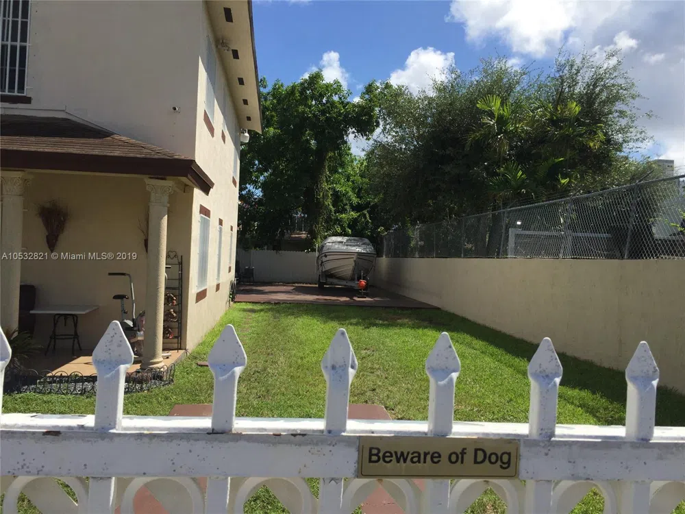 160 NW 27th St Miami, FL 33127