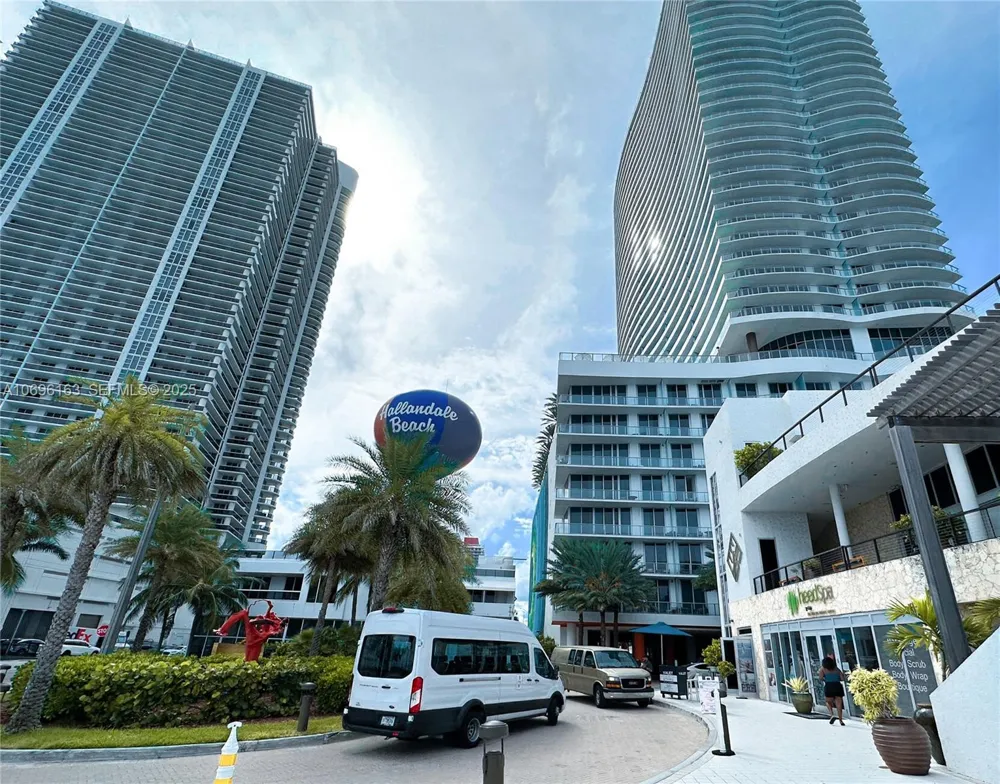 4111 S OCEAN DR #205 Hollywood, FL 33019