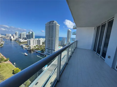 2600 E Hallandale Beach #3104
