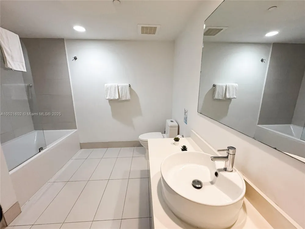 2600 E Hallandale Beach #3104 Hallandale Beach, FL 33009