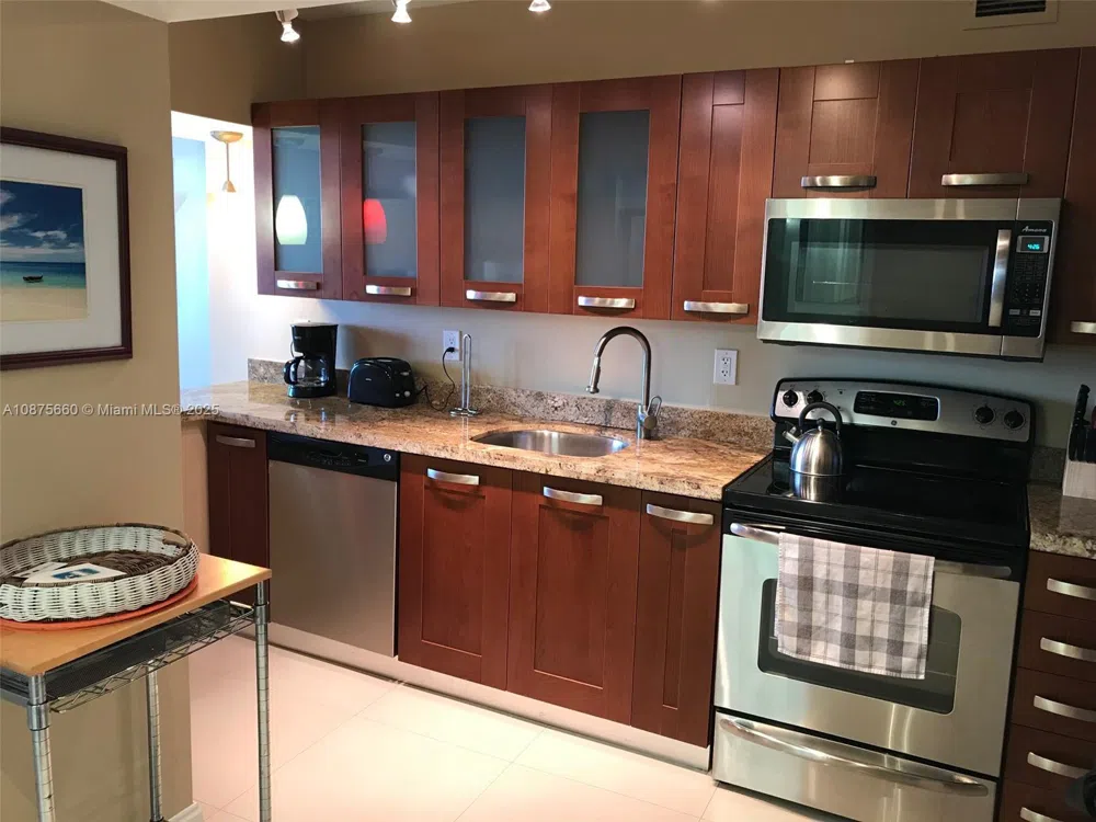 100 Lincoln Rd #1226 Miami Beach, FL 33139