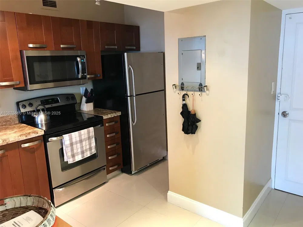 100 Lincoln Rd #1226 Miami Beach, FL 33139