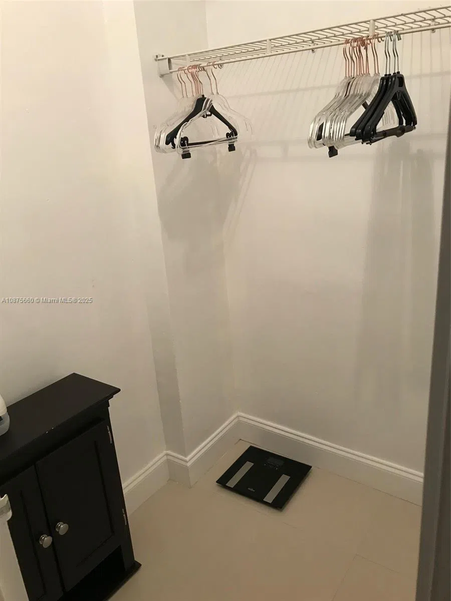100 Lincoln Rd #1226 Miami Beach, FL 33139