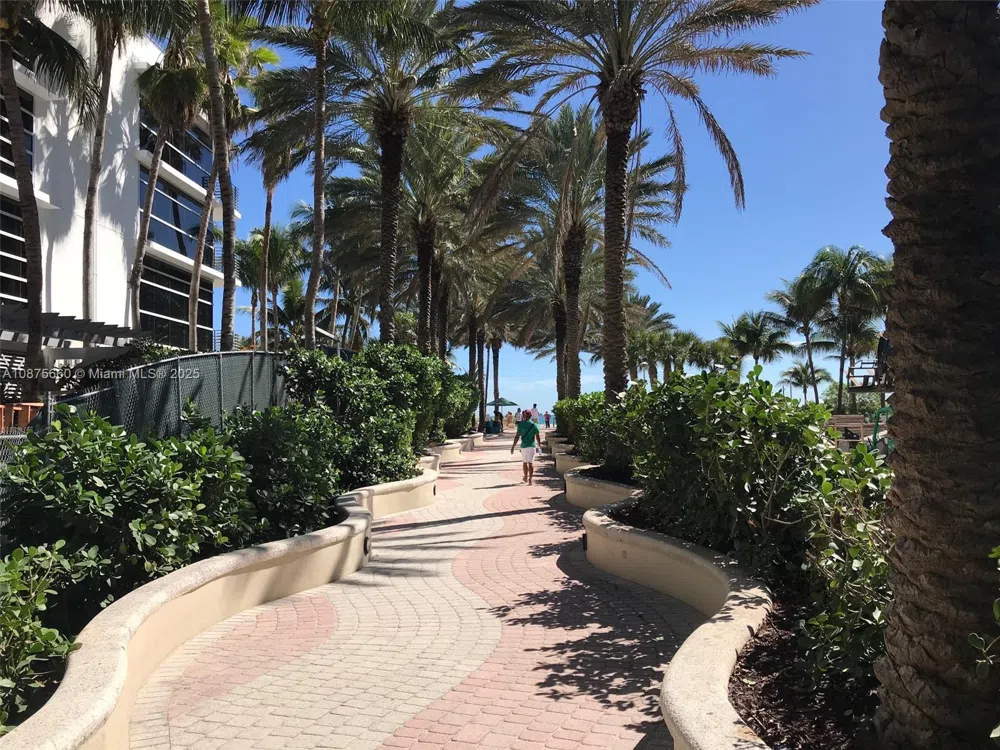 100 Lincoln Rd #1226 Miami Beach, FL 33139