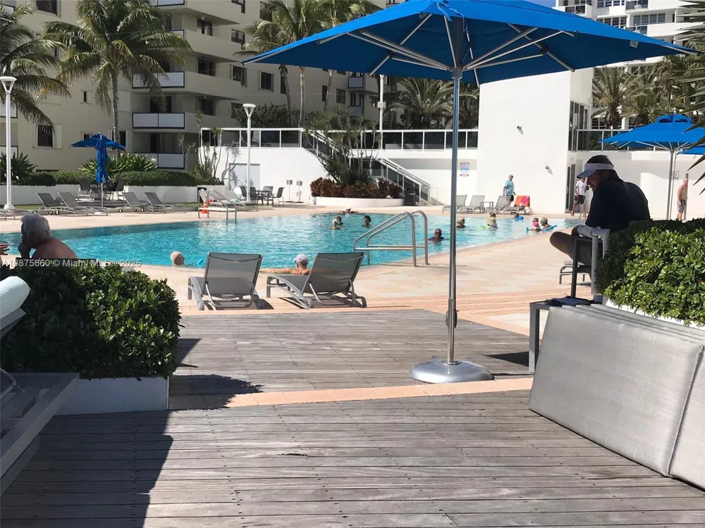 100 Lincoln Rd #1226 Miami Beach, FL 33139