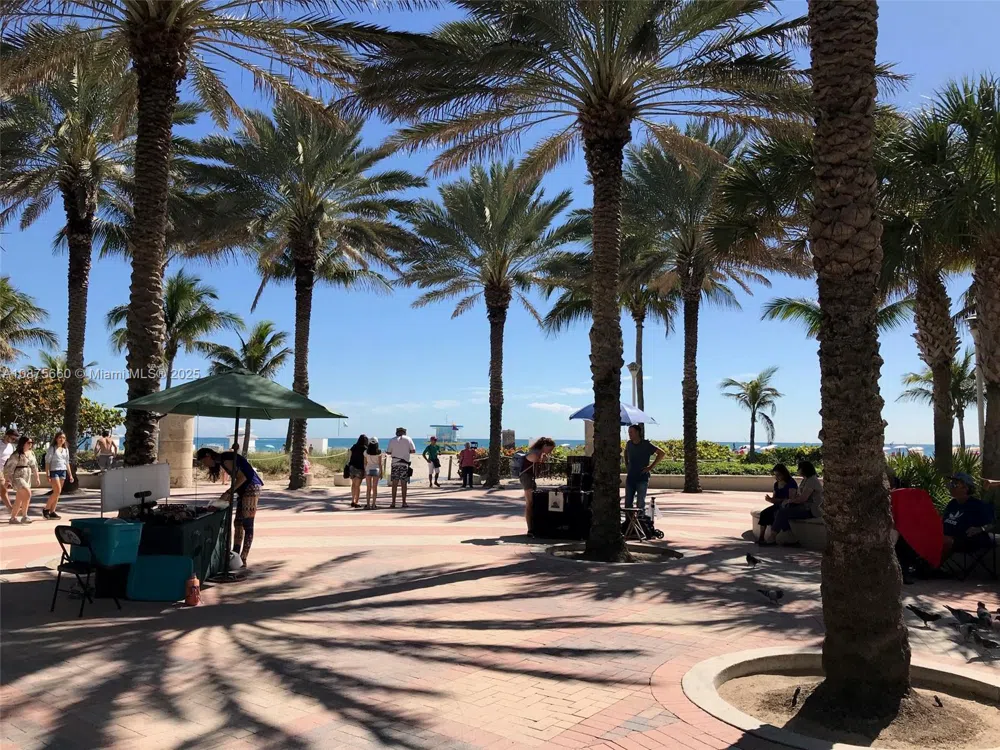 100 Lincoln Rd #1226 Miami Beach, FL 33139