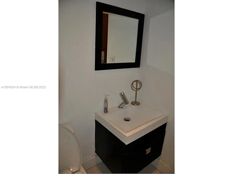 3801 S OCEAN DR #7X Hollywood, FL 33019