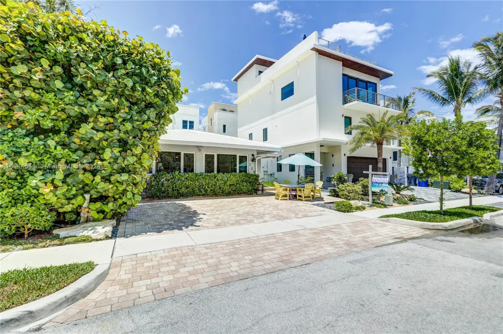 309 Oak St Hollywood, FL 33019