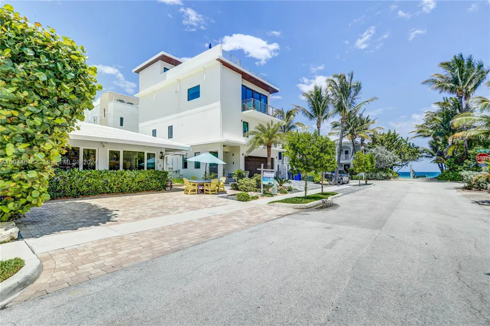 309 Oak St Hollywood, FL 33019