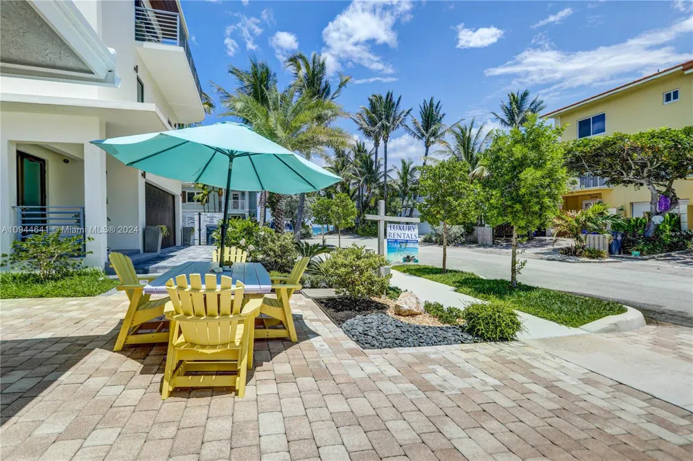 309 Oak St Hollywood, FL 33019