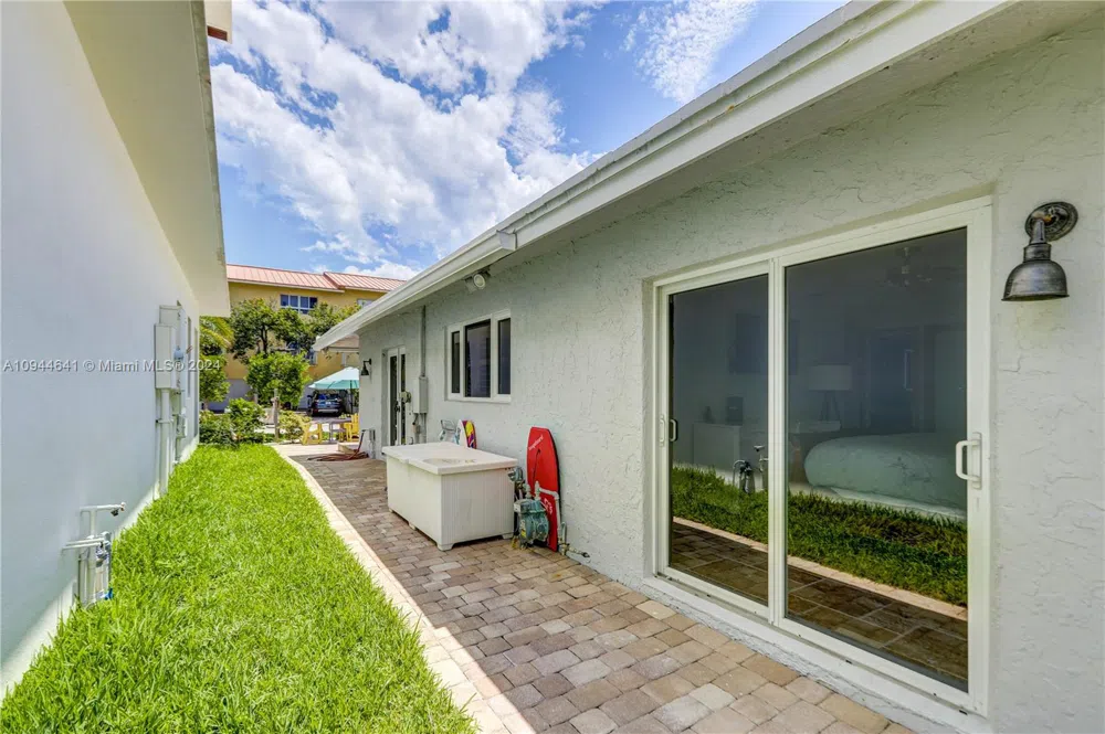 309 Oak St Hollywood, FL 33019