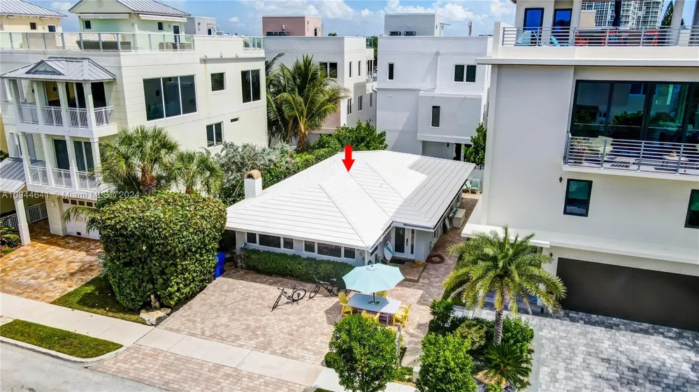 309 Oak St Hollywood, FL 33019