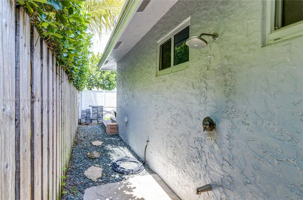 309 Oak St Hollywood, FL 33019