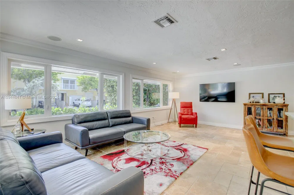 309 Oak St Hollywood, FL 33019