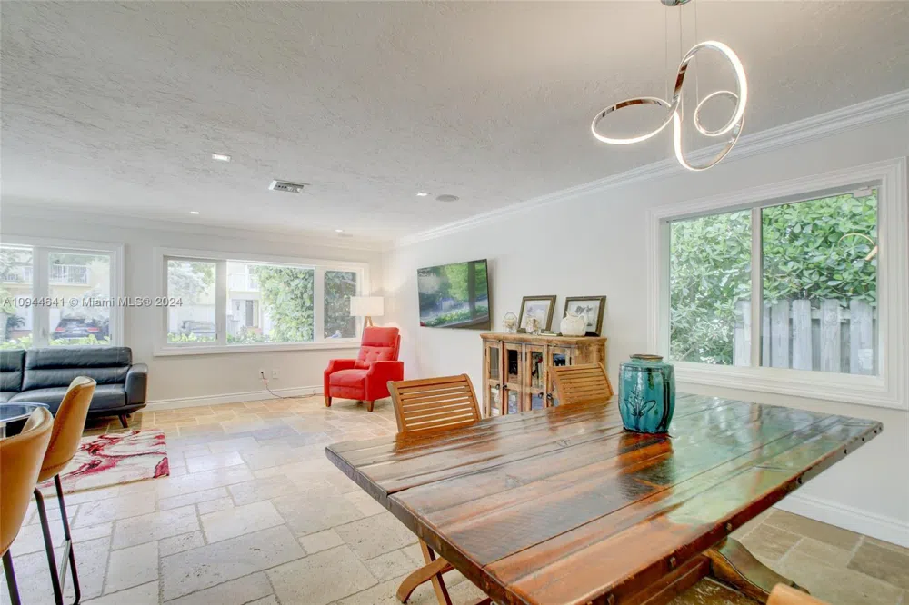 309 Oak St Hollywood, FL 33019