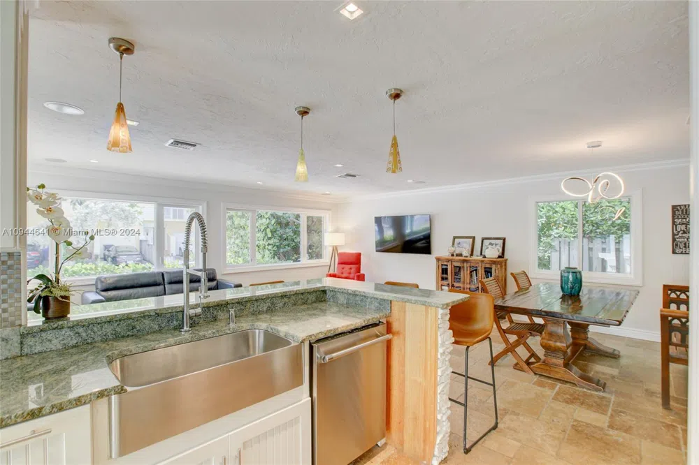 309 Oak St Hollywood, FL 33019