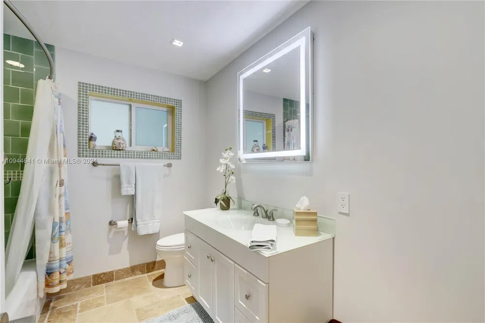 309 Oak St Hollywood, FL 33019