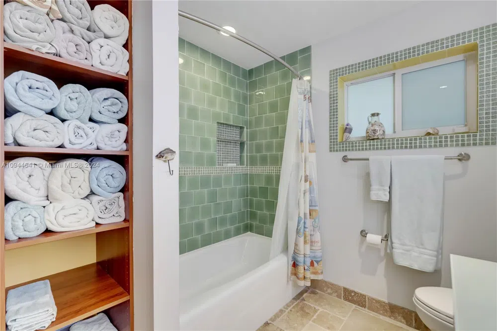 309 Oak St Hollywood, FL 33019